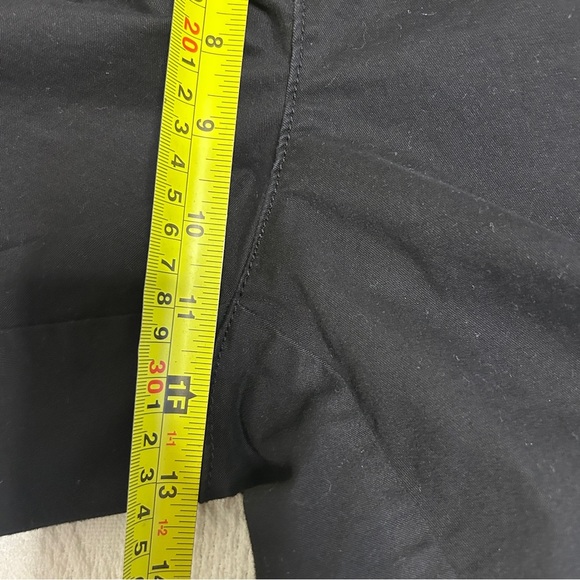 Old Navy Black Flat Front Shorts Women’s plus size 18 summer casual 11” rise - Picture 7 of 8